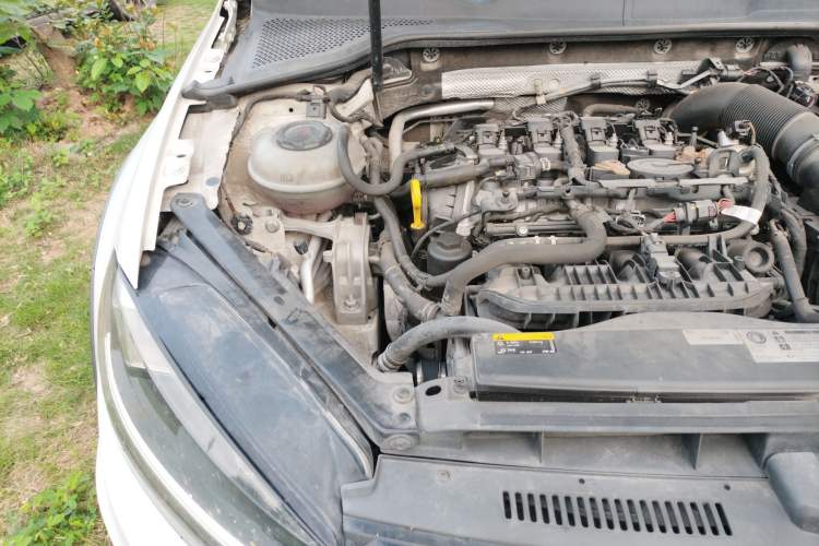 Used Volkswagen Golf 2019 1.8TSI Travel Edition Engine Bay Right