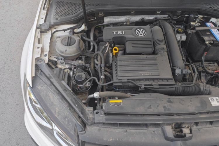 Used Volkswagen Golf 2019 280TSI DSG R-Line China VI Standard Engine Bay Right