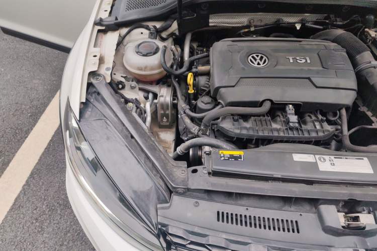 Used Volkswagen Golf 2019 1.8TSI Travel Edition Engine Bay Right