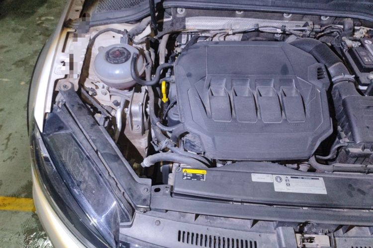 Used Volkswagen Golf 2019 1.8TSI Travel Edition Engine Bay Right