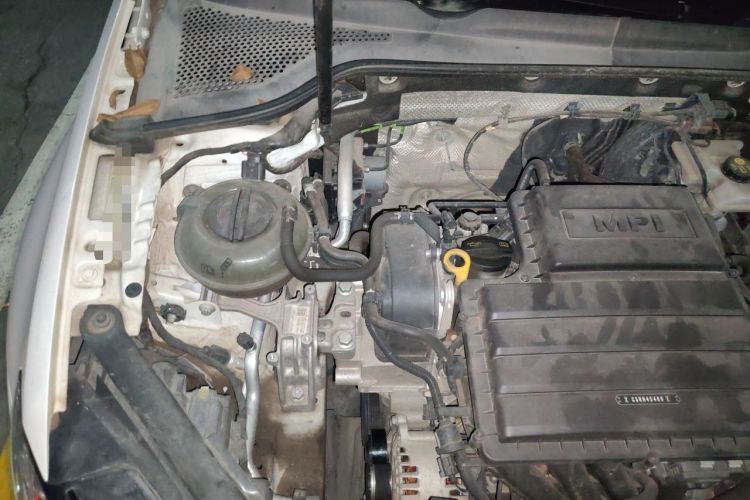 Used Volkswagen Golf 2019 1.6L Automatic Comfort Model China V Standard Engine Bay Right