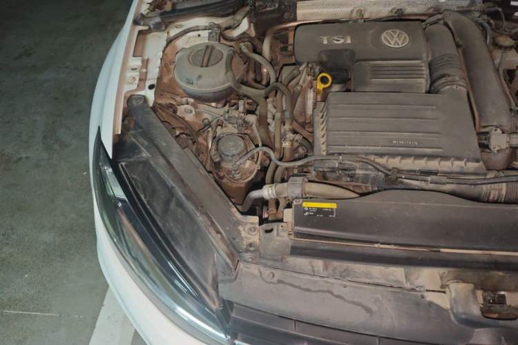 Used Volkswagen Golf 2019 200TSI DSG Comfort & Ambition Edition China VI Standard Engine Bay Right