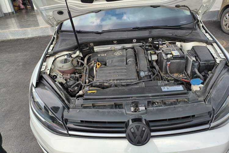 Used Volkswagen Golf 2019 200TSI DSG Comfort & Ambition Edition China VI Standard Engine Bay Right