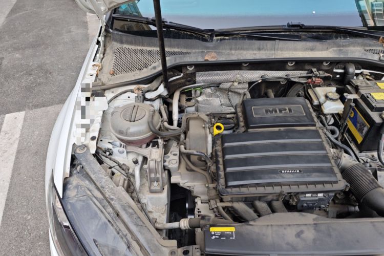 Used Volkswagen Golf 2019 1.6L Automatic Comfort Model China V Standard Engine Bay Right