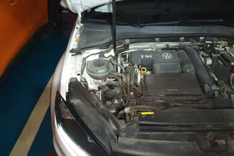 Used Volkswagen Golf 2019 280TSI DSG Comfort Version China VI Standard Engine Bay Right