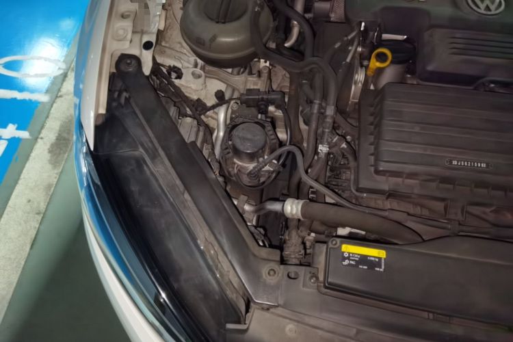 Used Volkswagen Golf 2019 280TSI DSG Luxury Version China VI Standard Engine Bay Right