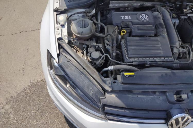 Used Volkswagen Golf 2019 280TSI DSG Luxury Version China VI Standard Engine Bay Right