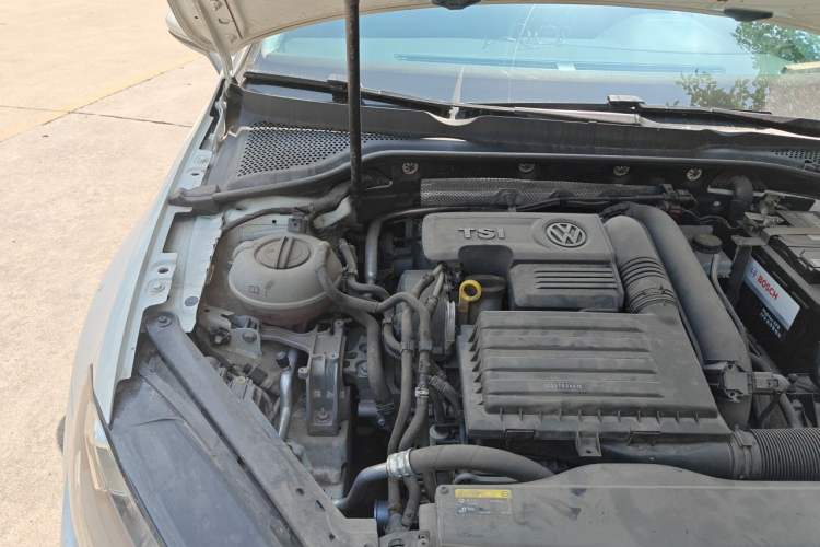 Used Volkswagen Golf 2019 280TSI DSG Luxury Version China V Standard Engine Bay Right