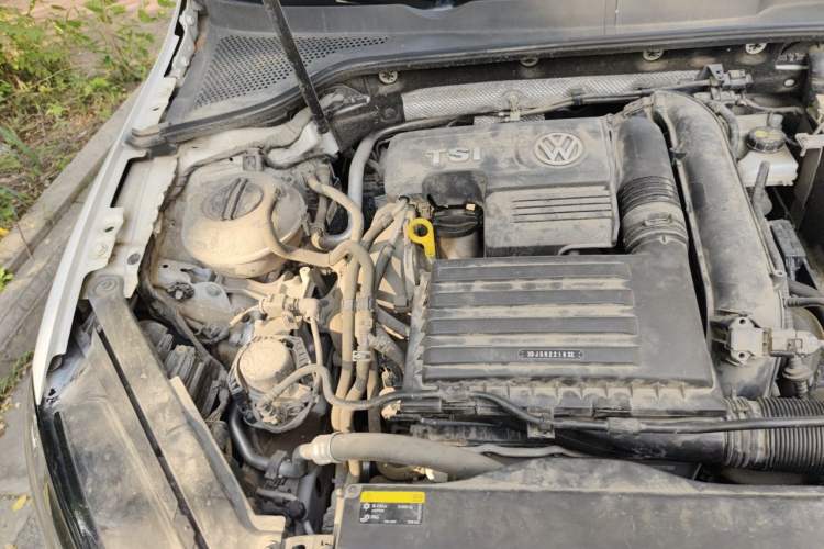 Used Volkswagen Golf 2019 280TSI DSG Comfort Version China VI Standard Engine Bay Right