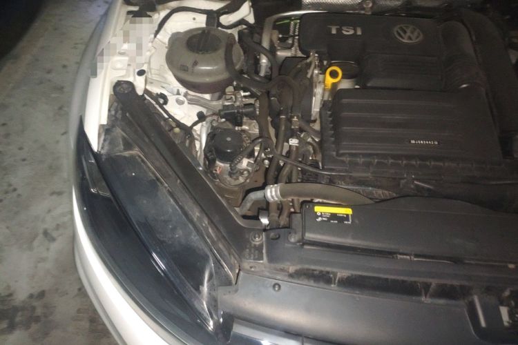 Used Volkswagen Golf 2019 280TSI DSG Luxury Version China VI Standard Engine Bay Right