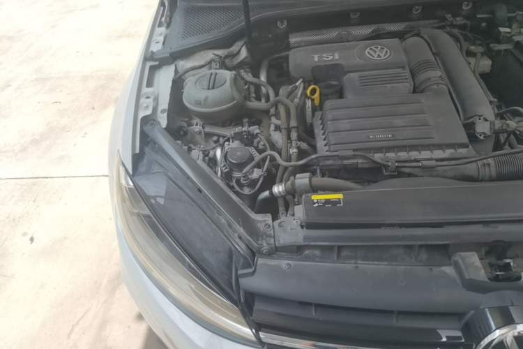 Used Volkswagen Golf 2019 200TSI DSG Comfort & Ambition Edition China VI Standard Engine Bay Right