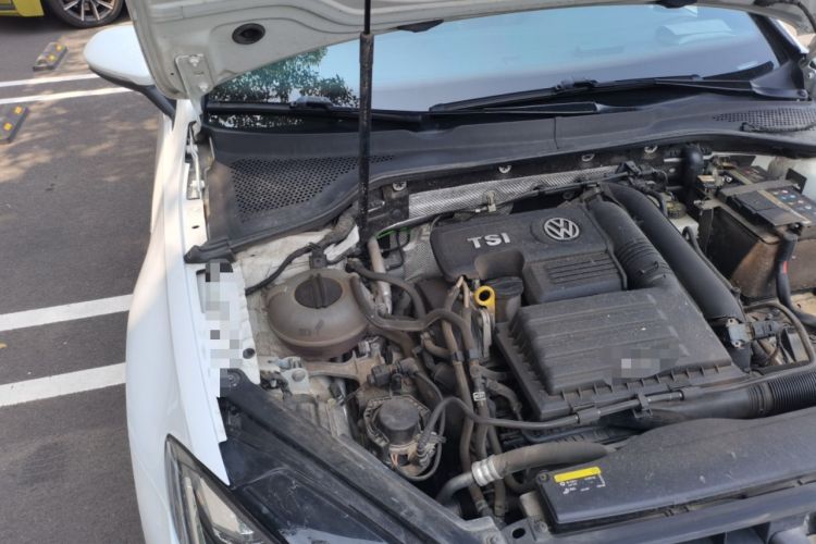 Used Volkswagen Golf 2019 280TSI DSG R-Line China VI Standard Engine Bay Right