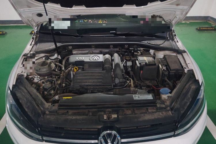 Used Volkswagen Golf 2019 280TSI DSG Luxury Version China VI Standard Engine Bay