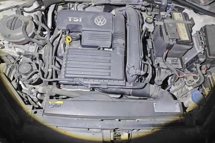 Used Volkswagen Golf 2019 200TSI DSG Comfort & Ambition Edition China VI Standard Engine Bay