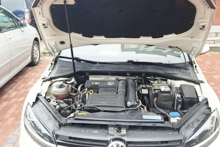 Used Volkswagen Golf 2019 200TSI DSG Comfort & Ambition Edition China VI Standard Engine Bay