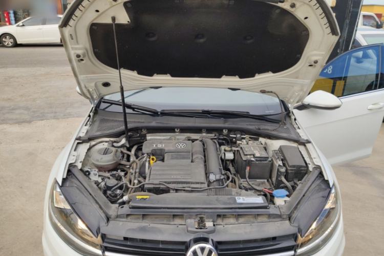 Used Volkswagen Golf 2019 280TSI DSG Comfort Version China VI Standard Engine Bay