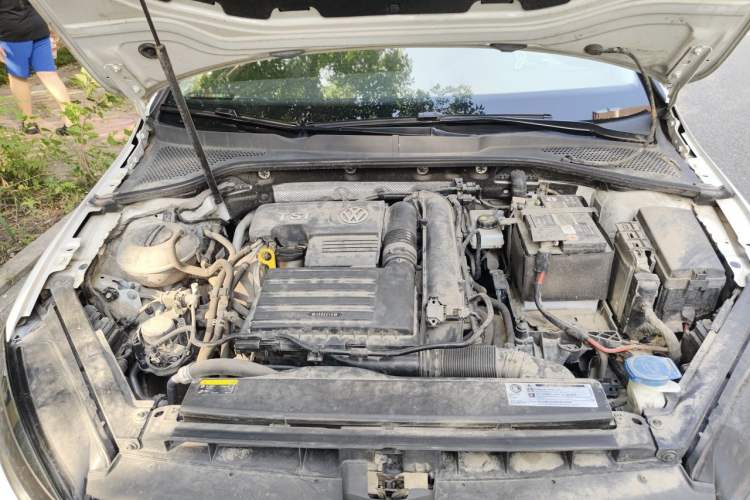 Used Volkswagen Golf 2019 280TSI DSG Comfort Version China VI Standard Engine Bay