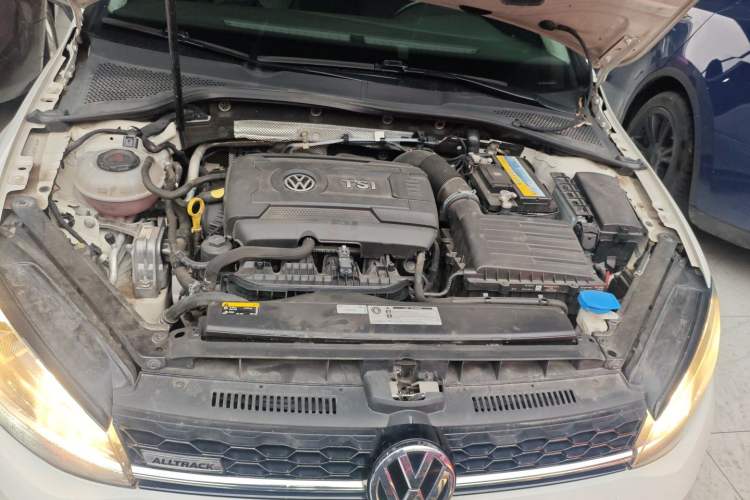 Used Volkswagen Golf 2019 1.8TSI Travel Edition Engine Bay