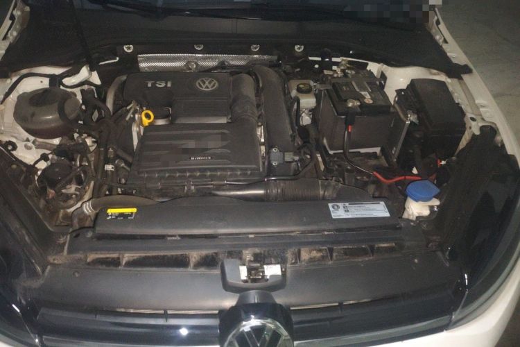 Used Volkswagen Golf 2019 280TSI DSG Luxury Version China VI Standard Engine Bay