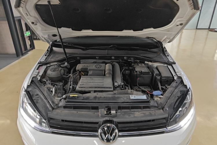 Used Volkswagen Golf 2019 280TSI DSG Luxury Version China V Standard Engine Bay