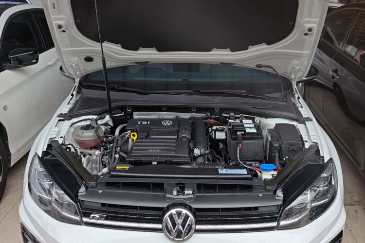 Used Volkswagen Golf 2019 280TSI DSG R-Line Model China V Standard Engine Bay