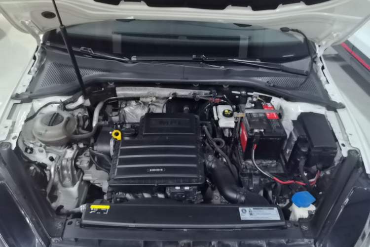 Used Volkswagen Golf 2019 1.6L Automatic Comfort Model China V Standard Engine Bay