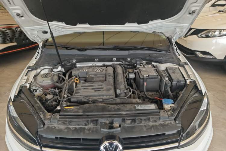 Used Volkswagen Golf 2019 200TSI DSG Comfort & Ambition Edition China VI Standard Engine Bay