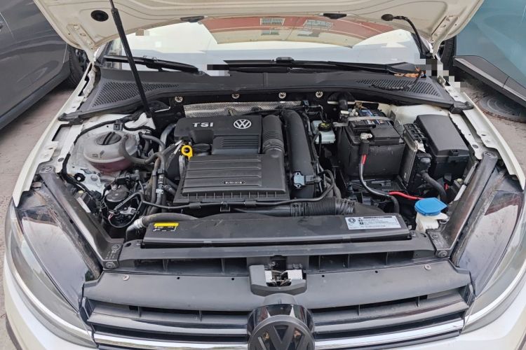 Used Volkswagen Golf 2019 280TSI DSG Luxury Version China V Standard Engine Bay