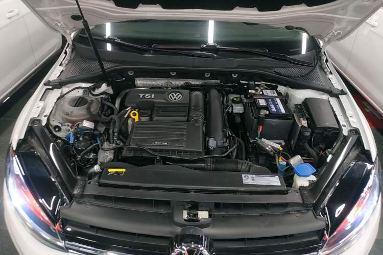 Used Volkswagen Golf 2019 280TSI DSG Comfort Version China VI Standard Engine Bay