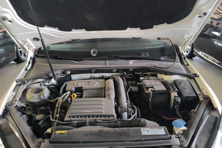 Used Volkswagen Golf 2019 280TSI DSG Comfort Version China VI Standard Engine Bay
