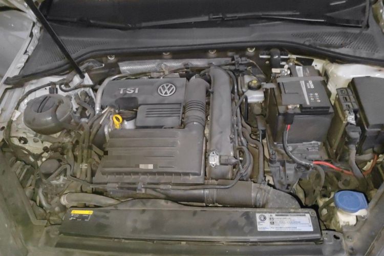 Used Volkswagen Golf 2019 280TSI DSG Luxury Version China VI Standard Engine Bay