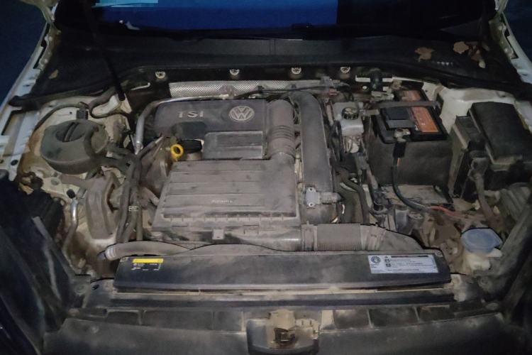 Used Volkswagen Golf 2019 280TSI DSG R-Line Model China V Standard Engine Bay