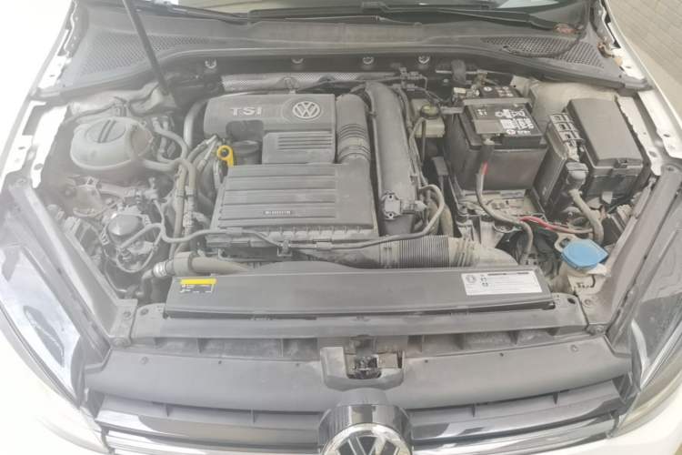 Used Volkswagen Golf 2019 200TSI DSG Comfort & Ambition Edition China VI Standard Engine Bay