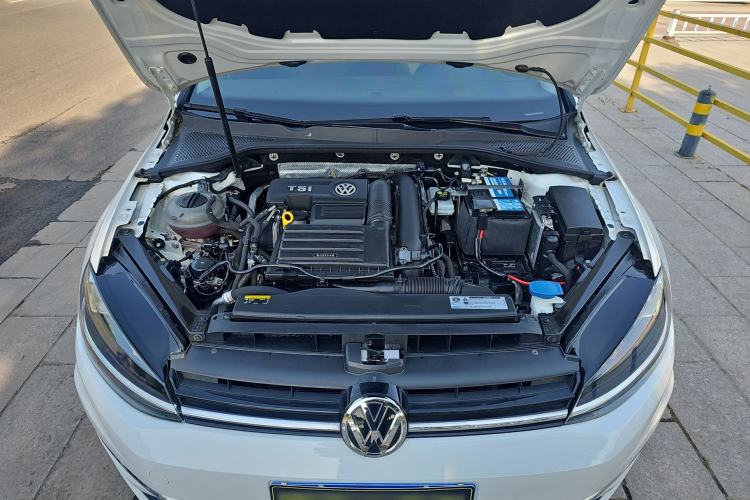 Used Volkswagen Golf 2019 280TSI DSG Comfort Version China VI Standard Engine Bay