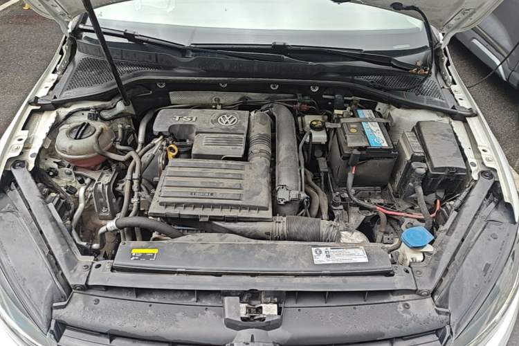 Used Volkswagen Golf 2019 280TSI DSG Comfort Version China V Standard Engine Bay