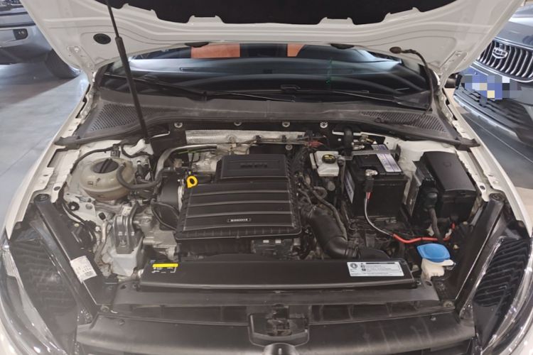 Used Volkswagen Golf 2019 1.6L Automatic Comfort Model China V Standard Engine Bay