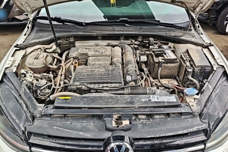 Used Volkswagen Golf 2019 280TSI DSG Comfort Version China VI Standard Engine Bay