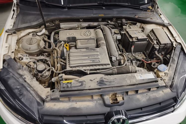 Used Volkswagen Golf 2019 200TSI DSG Comfort & Ambition Edition China VI Standard Engine Bay