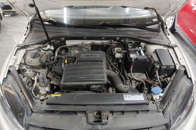 Used Volkswagen Golf 2019 1.6L Automatic Comfort Model China V Standard Engine Bay