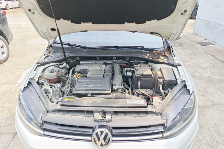 Used Volkswagen Golf 2019 280TSI DSG Comfort Version China V Standard Engine Bay