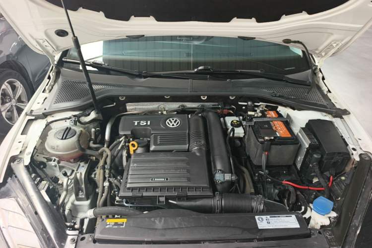 Used Volkswagen Golf 2019 280TSI DSG Comfort Version China V Standard Engine Bay