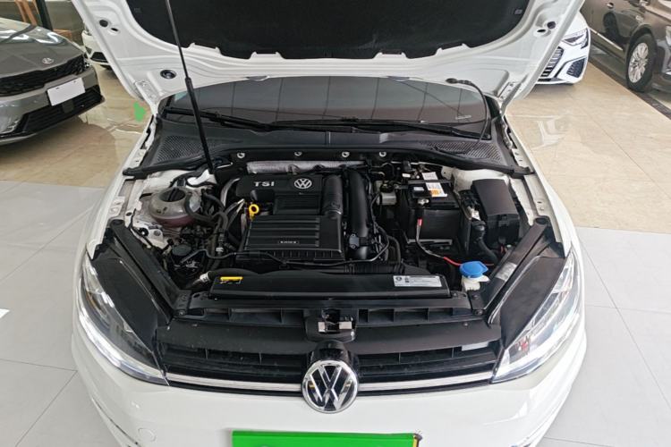 Used Volkswagen Golf 2019 280TSI DSG Comfort Version China VI Standard Engine Bay