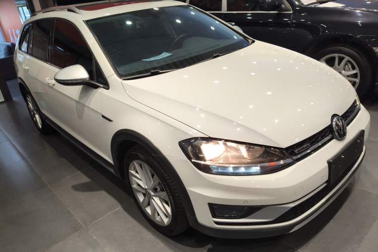 Used Volkswagen Golf 2019 1.8TSI Travel Edition Exterior 1