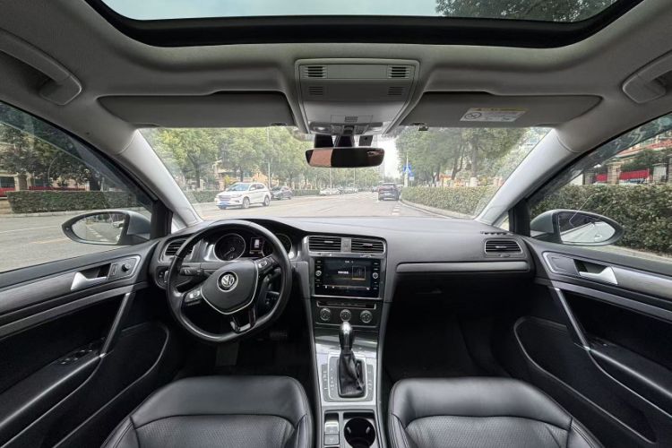 Used Volkswagen Golf 2019 1.8TSI Travel Edition Exterior 11