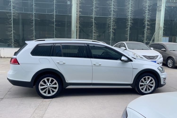 Used Volkswagen Golf 2019 1.8TSI Travel Edition Exterior 2