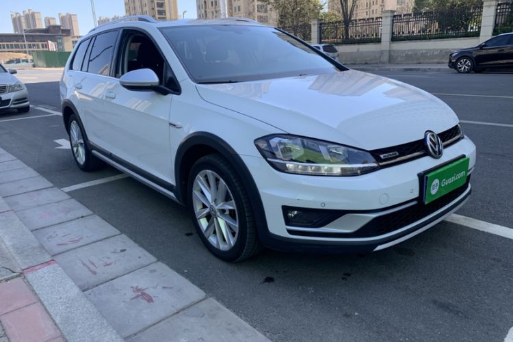 Used Volkswagen Golf 2019 1.8TSI Travel Edition Exterior 2