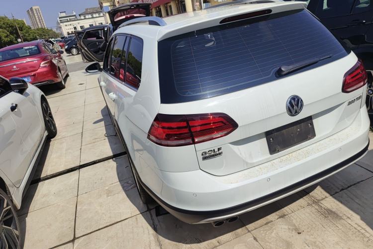 Used Volkswagen Golf 2019 1.8TSI Travel Edition Exterior 2