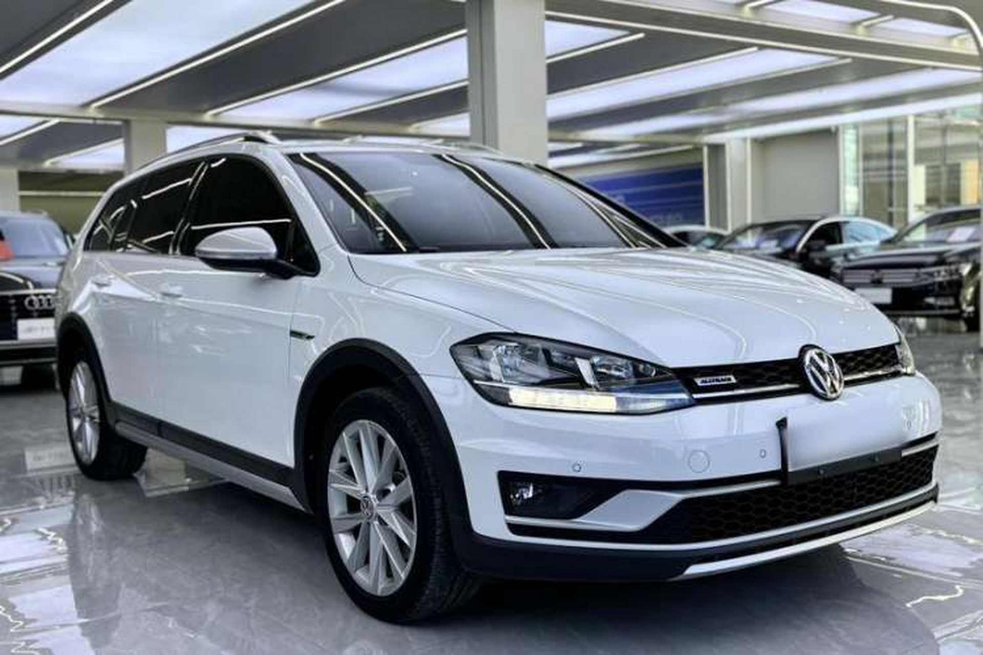 Used Volkswagen Golf 2019 1.8TSI Travel Edition Exterior 2