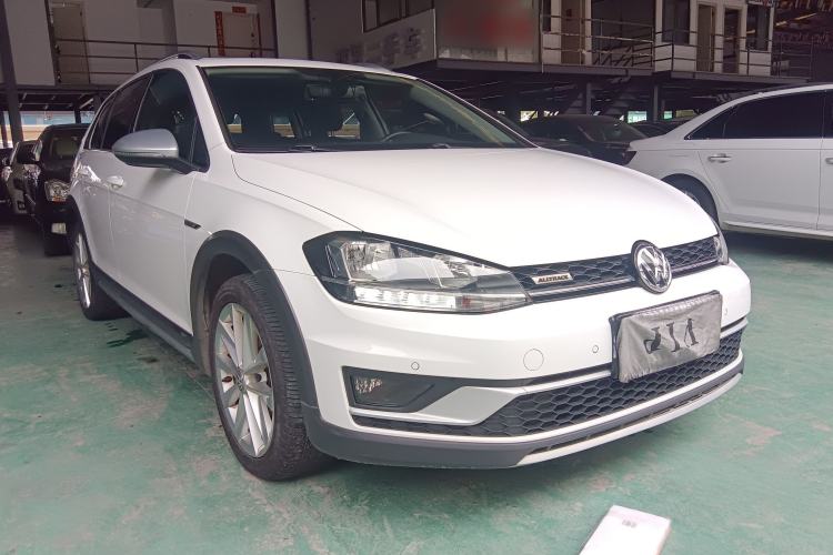 Used Volkswagen Golf 2019 1.8TSI Travel Edition Exterior 2