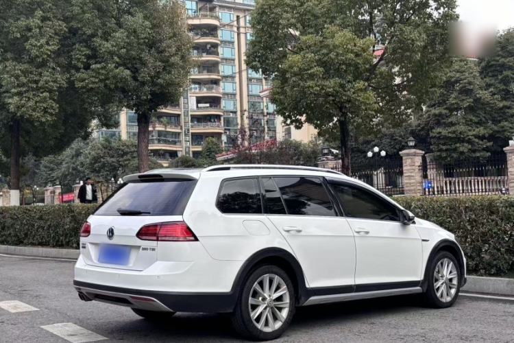 Used Volkswagen Golf 2019 1.8TSI Travel Edition Exterior 2